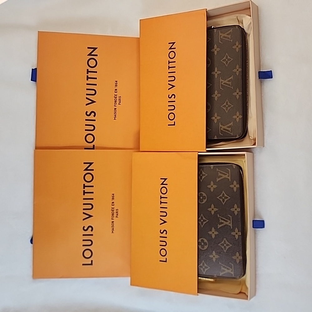 Authentic Louis Vuitton Zippy wallet